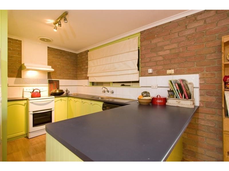 16 Parwan Crescent, Mornington VIC 3931