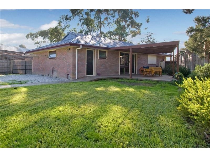 16 Parwan Crescent, Mornington VIC 3931