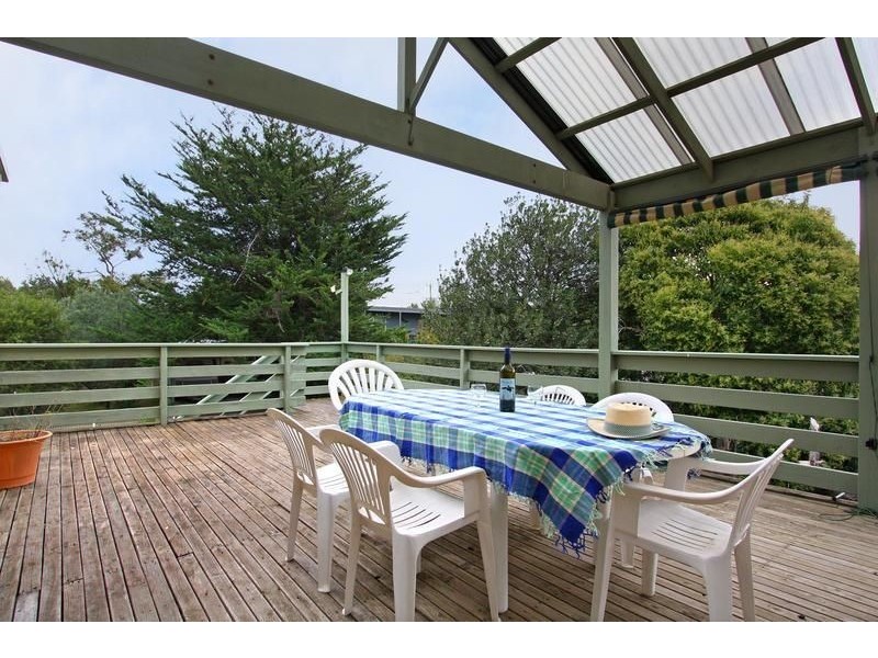 2 The Avenue, Mccrae VIC 3938