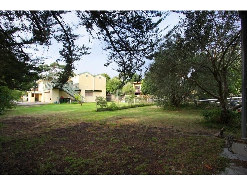 2 The Avenue, Mccrae VIC 3938