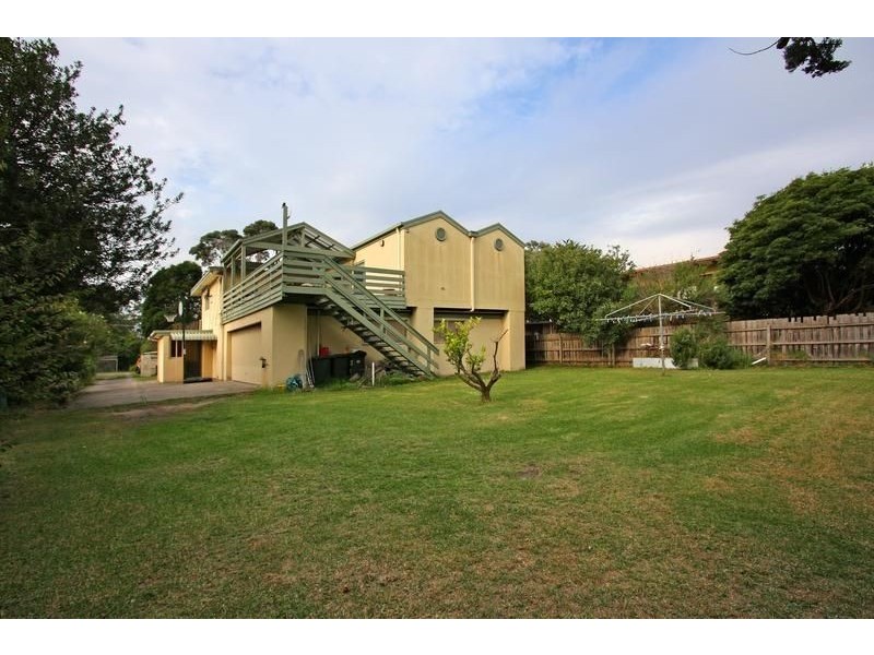 2 The Avenue, Mccrae VIC 3938