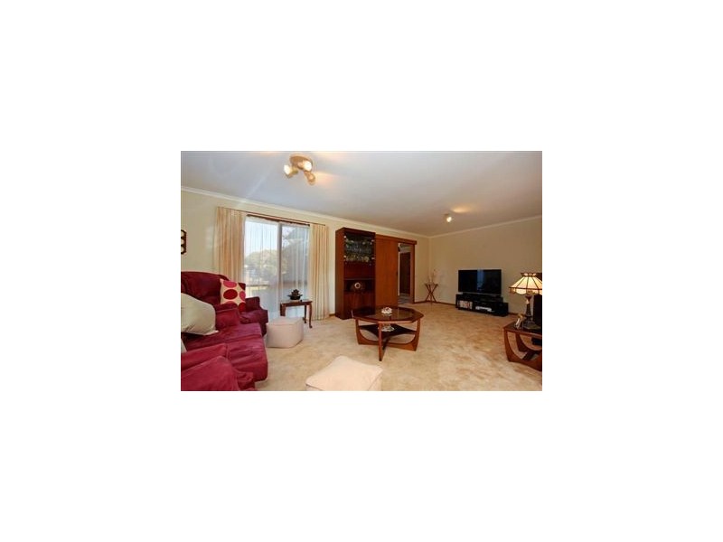 11 Knott Street, Safety Beach VIC 3936