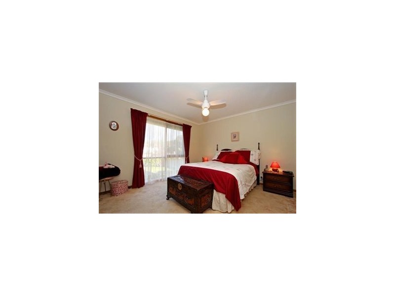 11 Knott Street, Safety Beach VIC 3936