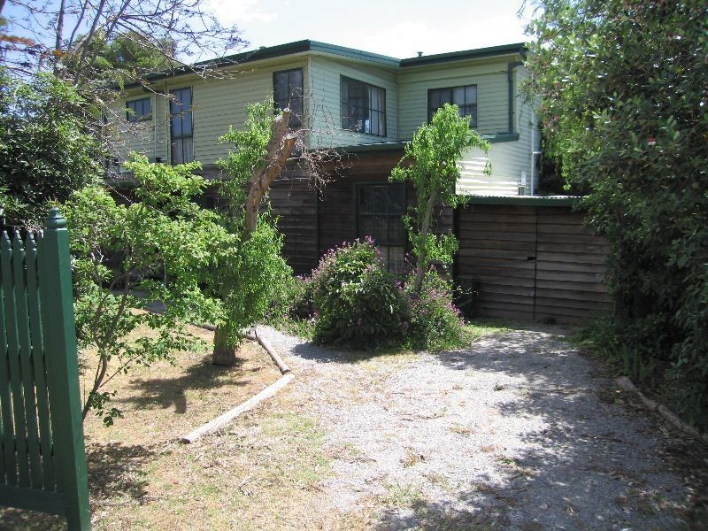 8 Hillman Avenue, Mccrae VIC 3938