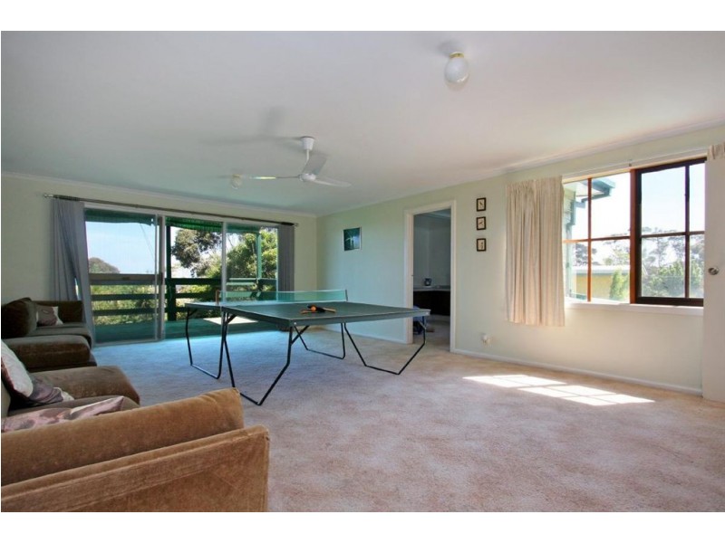 8 Hillman Avenue, Mccrae VIC 3938