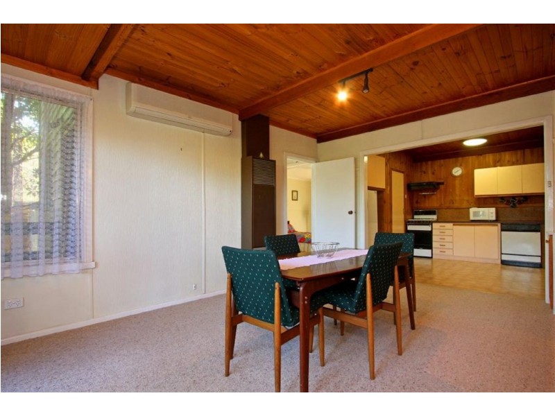 8 Hillman Avenue, Mccrae VIC 3938