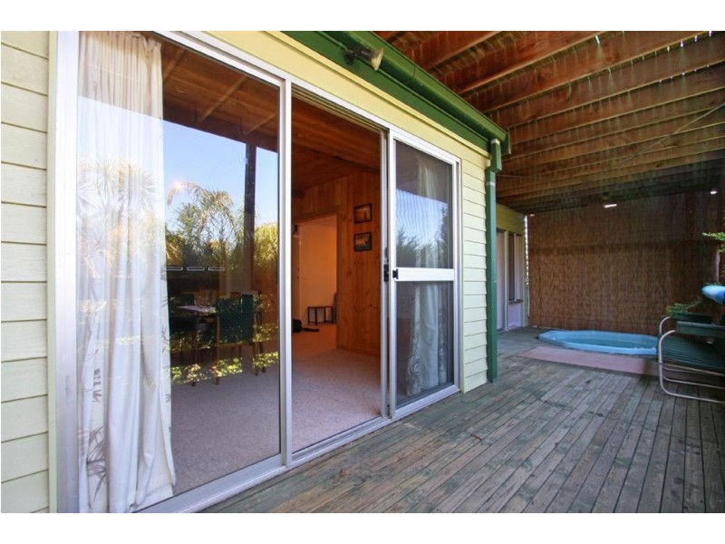 8 Hillman Avenue, Mccrae VIC 3938