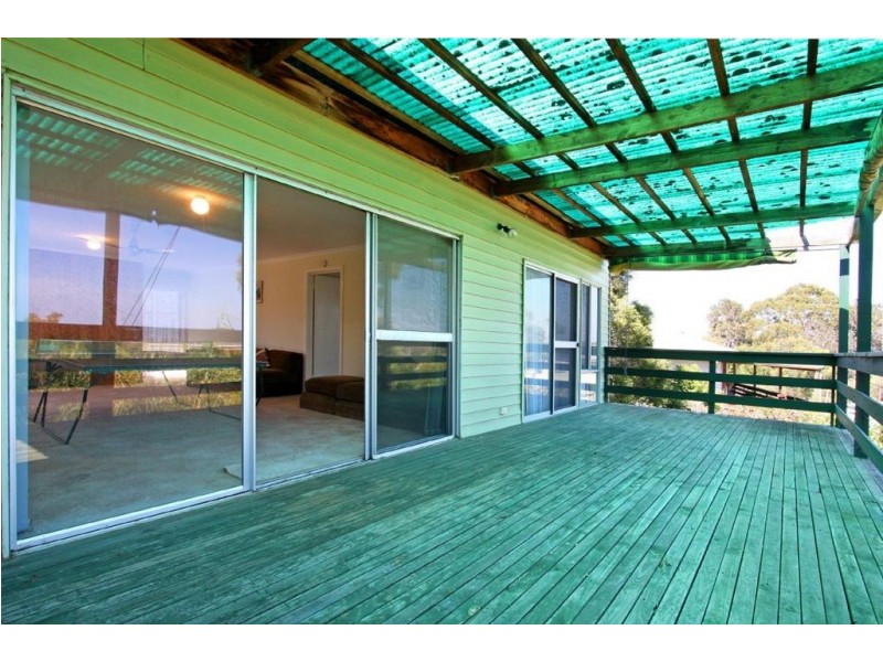 8 Hillman Avenue, Mccrae VIC 3938