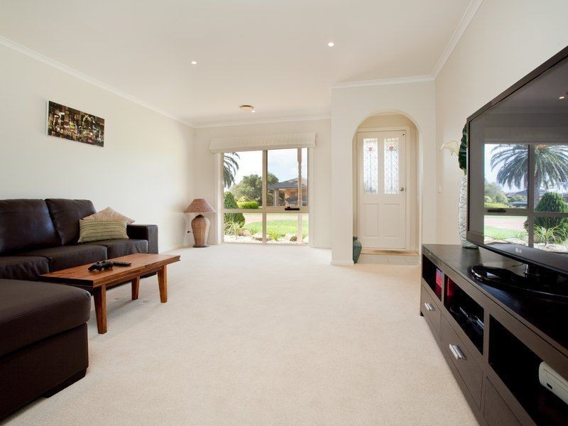 2 Fairway Lane, Safety Beach VIC 3936