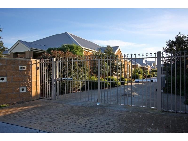 8/315 Dromana Parade, Safety Beach VIC 3936