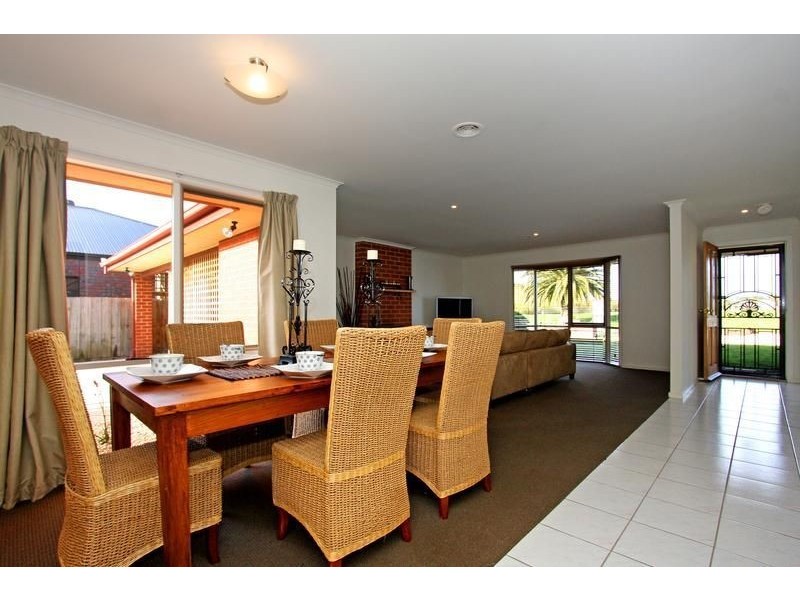 4 Lake View lane, Safety Beach VIC 3936