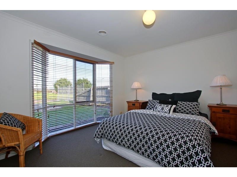 4 Lake View lane, Safety Beach VIC 3936