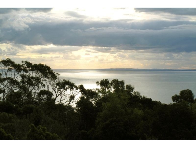 6 Bayview Road, Mccrae VIC 3938