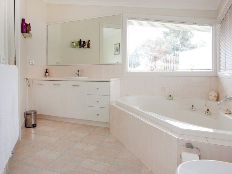 54 Golf Course Lane, Safety Beach VIC 3936