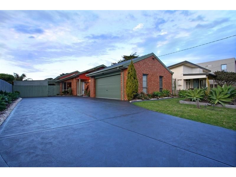 7 Balmoral Ave, Safety Beach VIC 3936