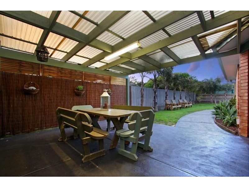 7 Balmoral Ave, Safety Beach VIC 3936