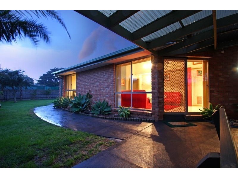 7 Balmoral Ave, Safety Beach VIC 3936