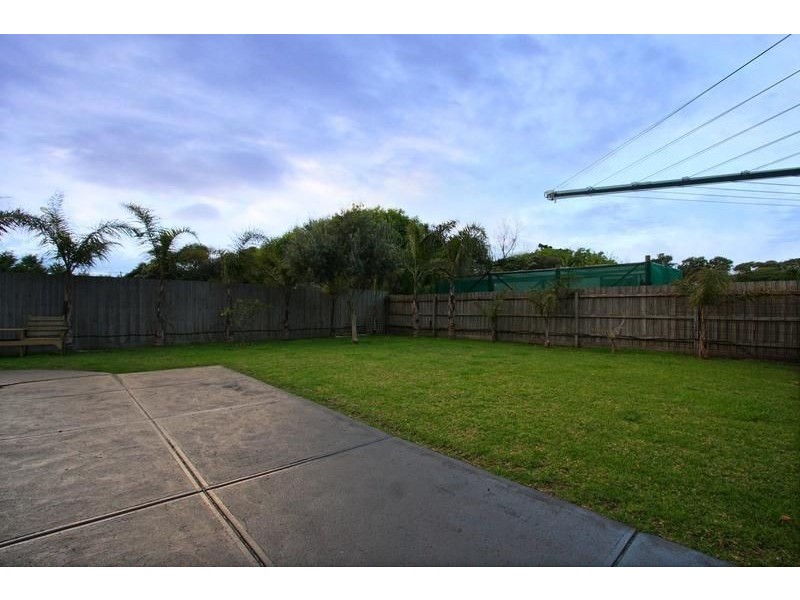 7 Balmoral Ave, Safety Beach VIC 3936