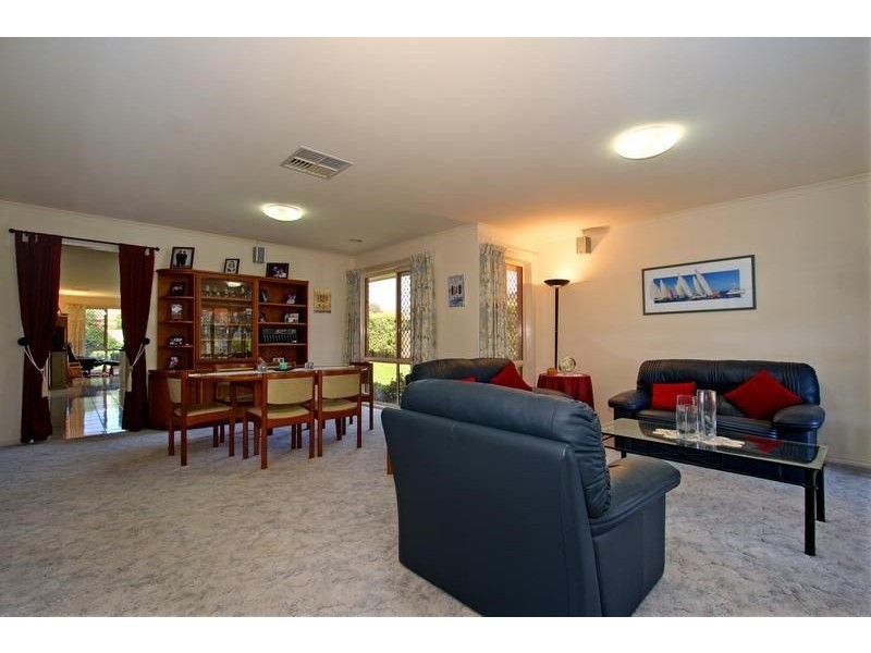 34 Seaview Avenue, Safety Beach VIC 3936