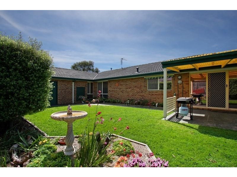 34 Seaview Avenue, Safety Beach VIC 3936