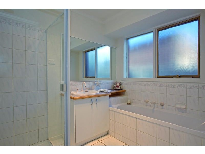 4 Lake View Lane, Safety Beach VIC 3936