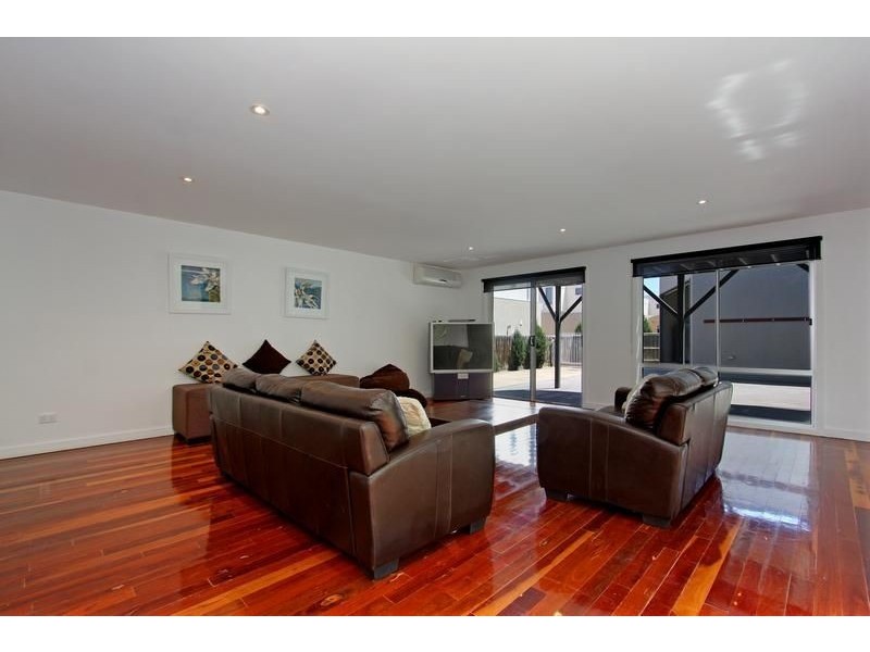 87a Dromana Parade, Safety Beach VIC 3936