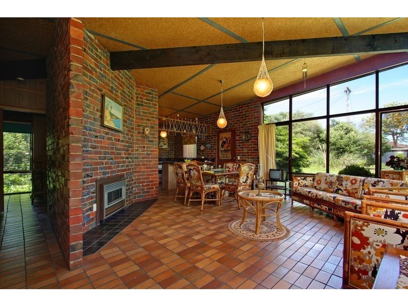 1 Foothills Avenue, Mccrae VIC 3938