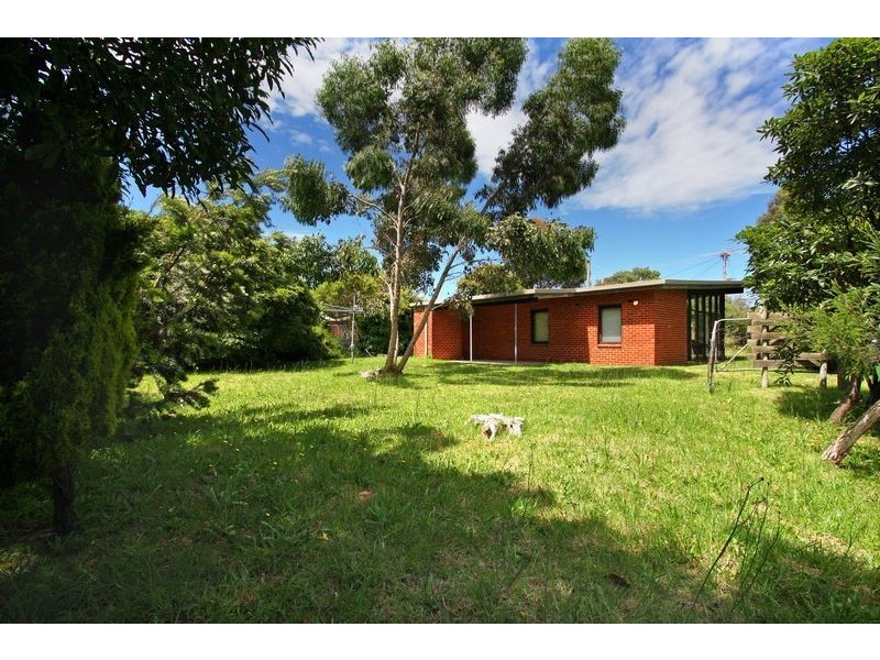 1 Foothills Avenue, Mccrae VIC 3938