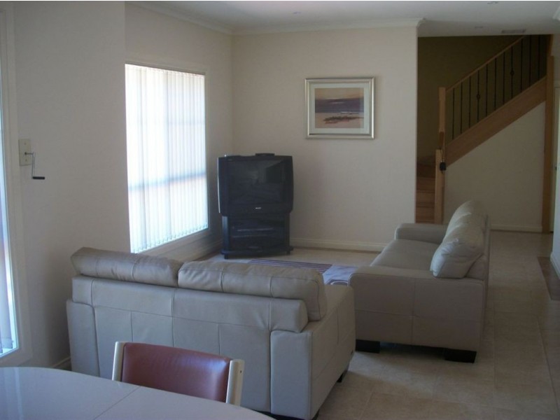 2B Watson Ave, Dromana VIC 3936