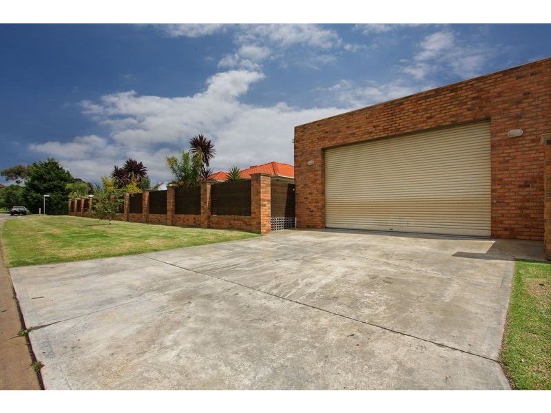 37 Coveside Avenue, Safety Beach VIC 3936