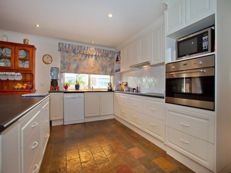 62 Victoria Street, Safety Beach VIC 3936