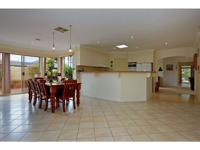 37 Coveside Avenue, Safety Beach VIC 3936