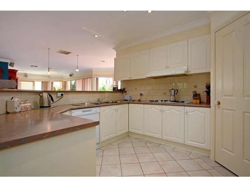 37 Coveside Avenue, Safety Beach VIC 3936