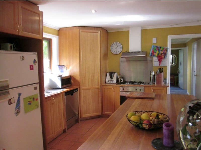 76 Seaview Avenue, Safety Beach VIC 3936