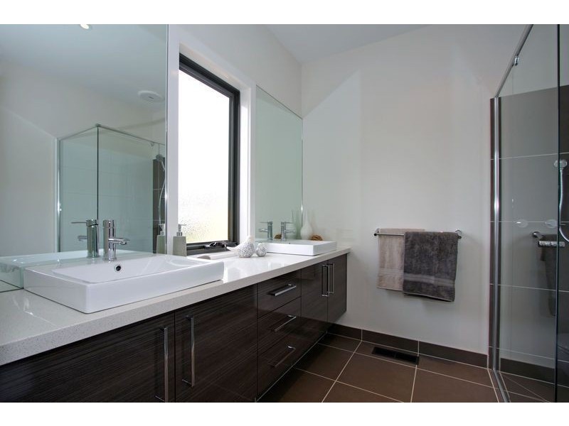 1/4 Heales Street, Dromana VIC 3936