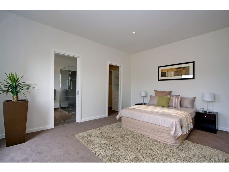 1/4 Heales Street, Dromana VIC 3936