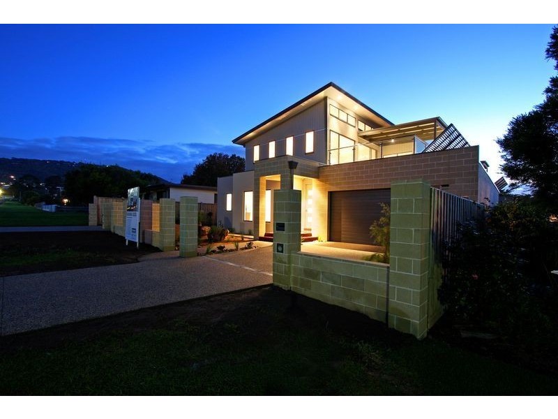 1/4 Heales Street, Dromana VIC 3936