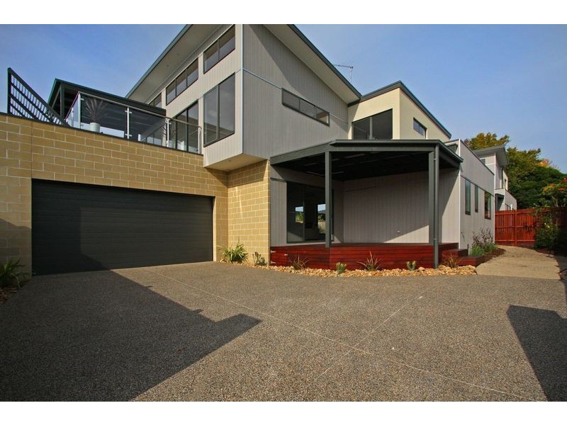2/4 Heales Street, Dromana VIC 3936