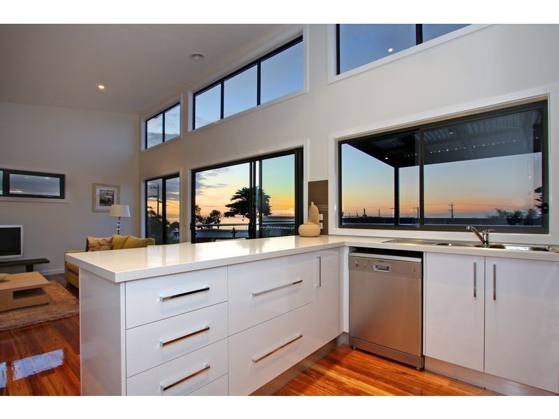 2/4 Heales Street, Dromana VIC 3936