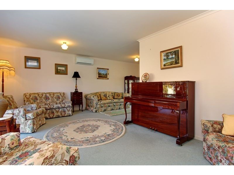 4 George St, Dromana VIC 3936