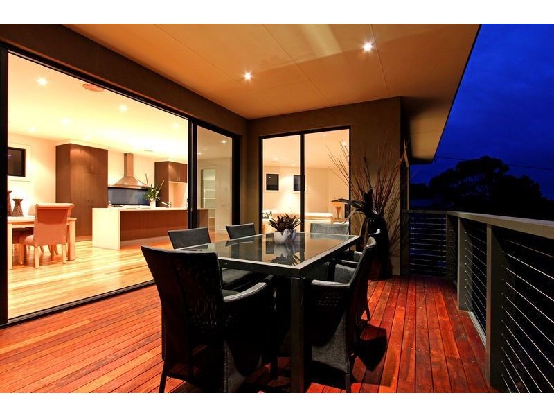 24 Codrington Street, Dromana VIC 3936