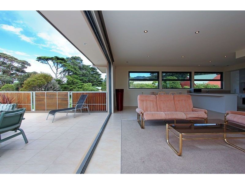 2/8 Permien St, Dromana VIC 3936