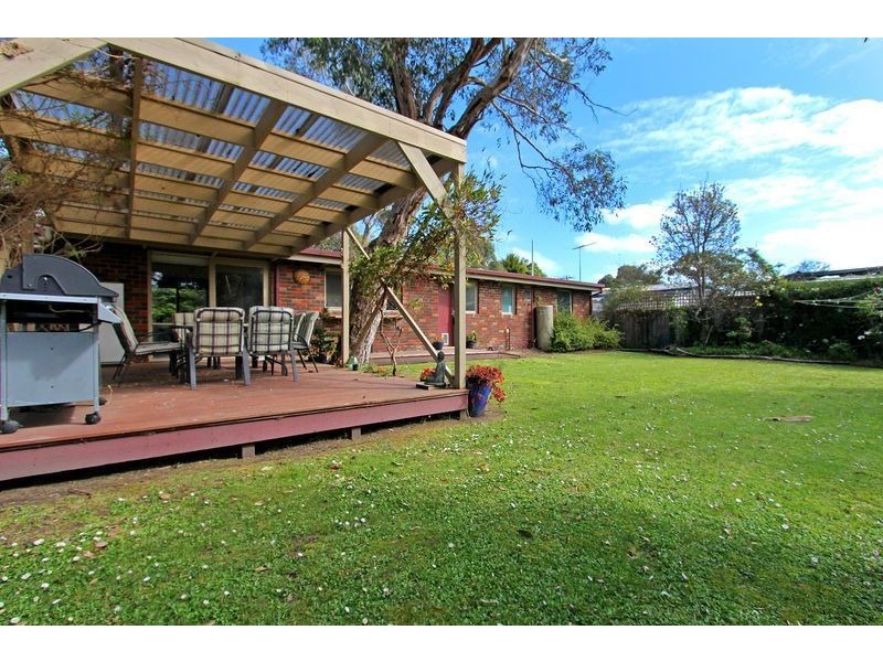 446 Waterfall Gully Rd, Rosebud VIC 3939