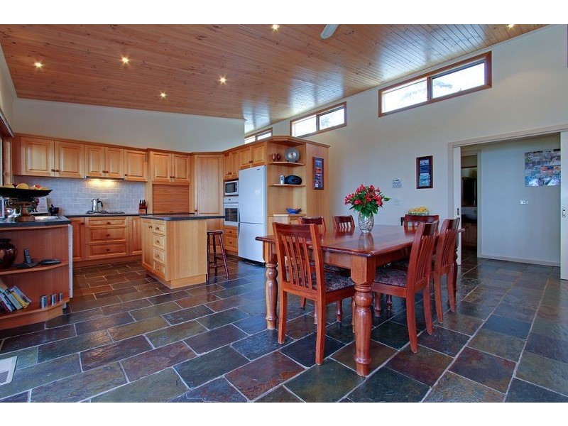 2 Bass St, Mccrae VIC 3938