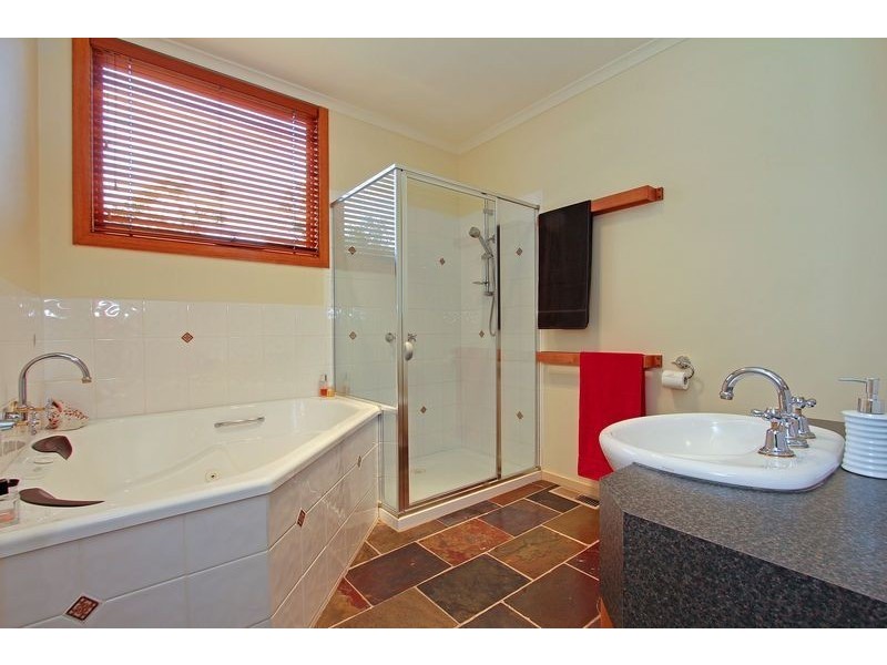 2 Bass St, Mccrae VIC 3938