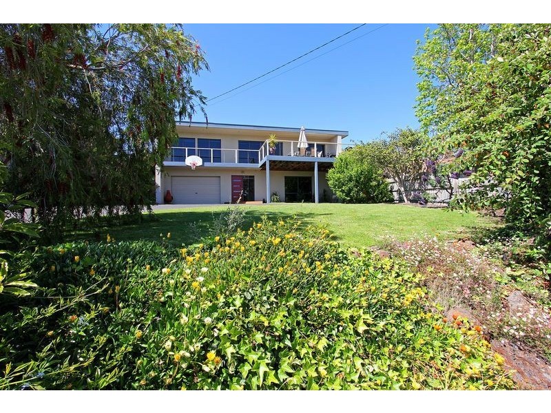 14 Marjorie Court, Mccrae VIC 3938