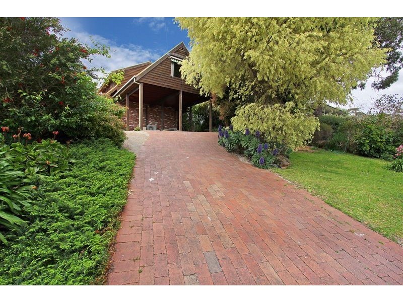 15 Austin Avenue, Mccrae VIC 3938