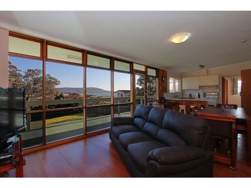 2 Bruce Road, Safety Beach VIC 3936