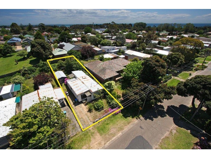 58 Fourth Ave, Rosebud VIC 3939