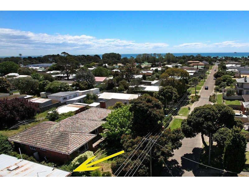 58 Fourth Ave, Rosebud VIC 3939